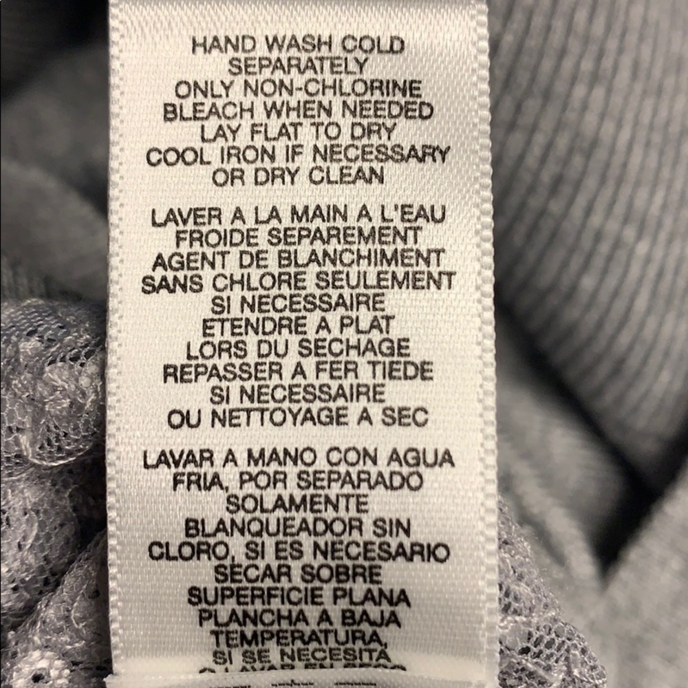 MICHEAL KOR’S gray sequin sweater tank size L. - Picture 9 of 9
